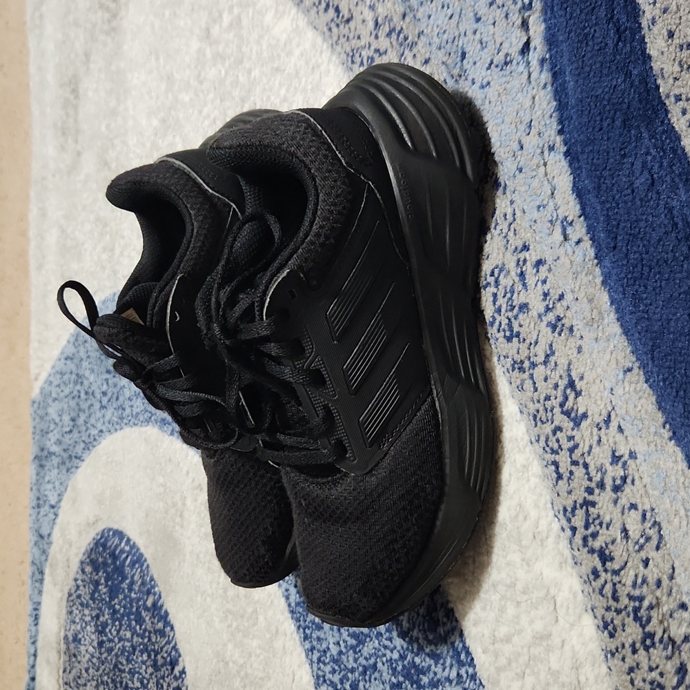 Adidas - Picture 9 of 9